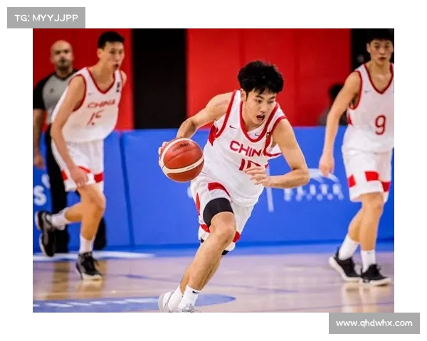 李悦洲晃倒防守人,突破分球陈潇毅精准三分,球队迎来逆袭时刻 李悦洲晃倒防守人,突破分球陈潇毅精准三分,球队迎来逆袭时刻
